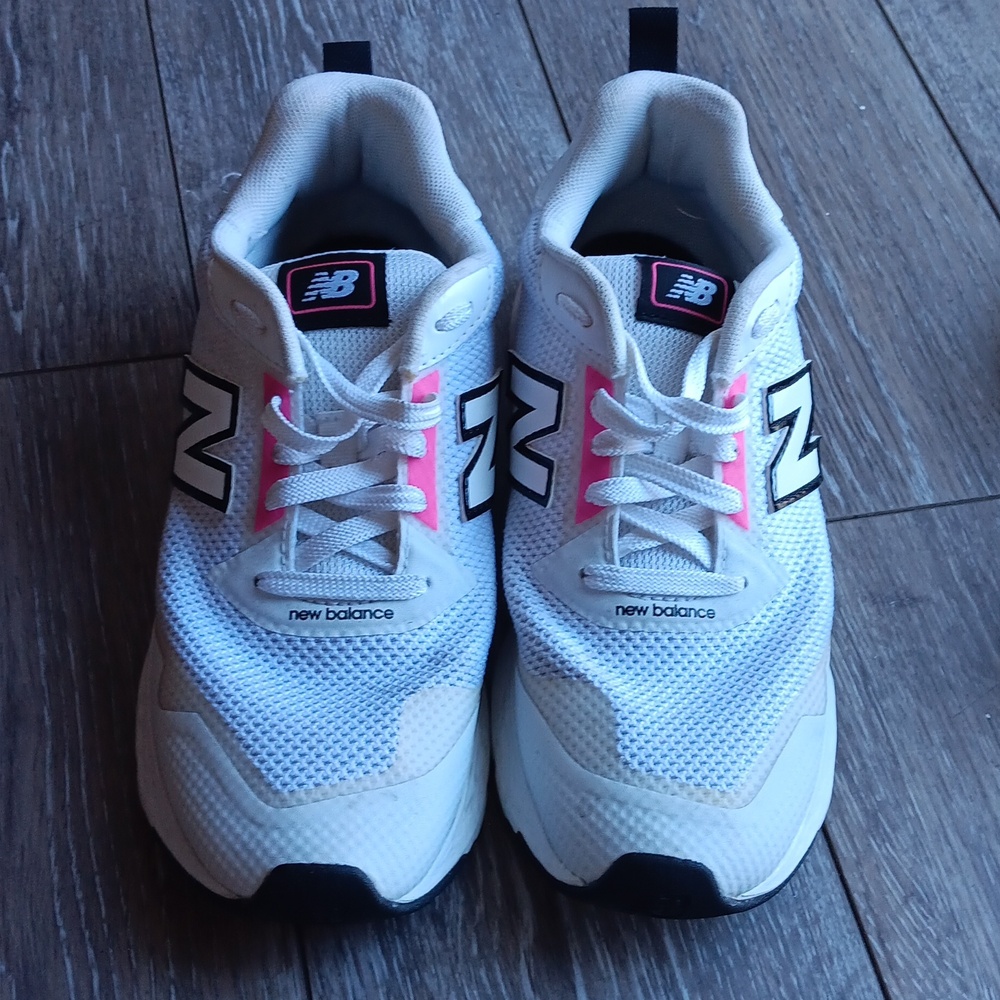 Shoes - Picture 4 of 7